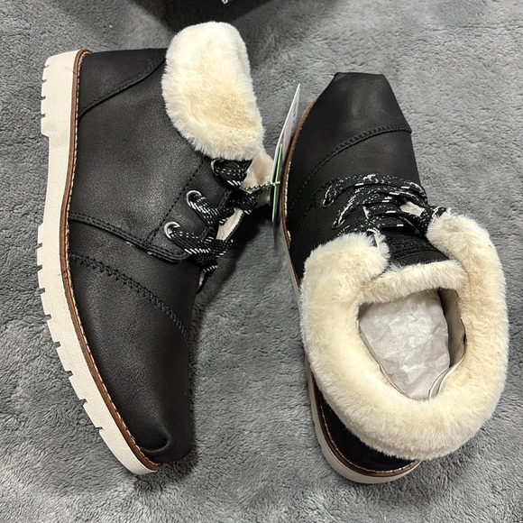 Skechers Black Vegan Boots - Picture 6 of 7